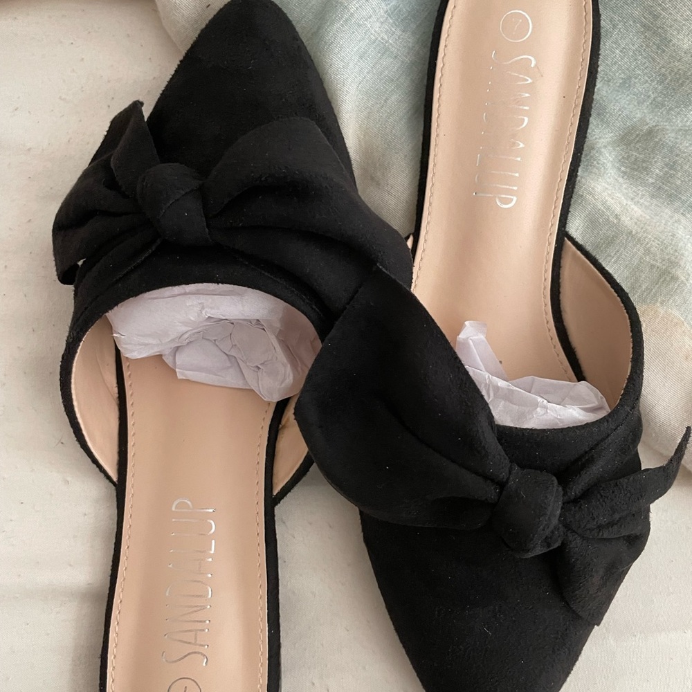 Faux suede size 7 slip on mules